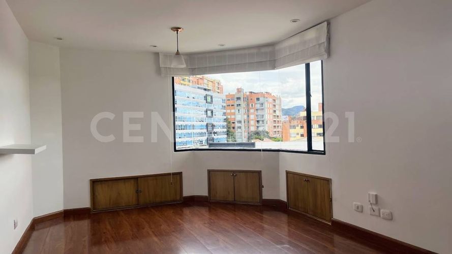 Apartaestudio en venta en Cedritos, Bogotá, 42 m² · foto 4 de 11
