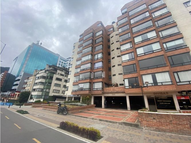 Apartamento en venta en Chico, Bogotá · foto 2 de 24