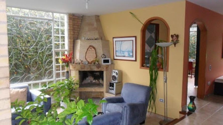 Casa de 4 alcobas en venta en Tiquiza, Chía, 220 m² · foto 2 de 15