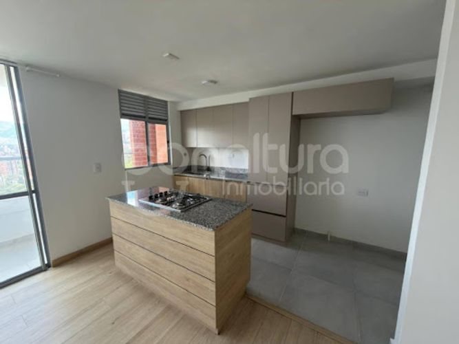 Apartamento de 2 alcobas en venta en Robledo, Medellín, 68 m² · foto 2 de 21