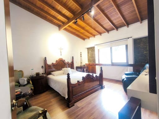 Casa de 4 alcobas en venta en Altos Del Poblado, Medellín, 350 m² · foto 8 de 24