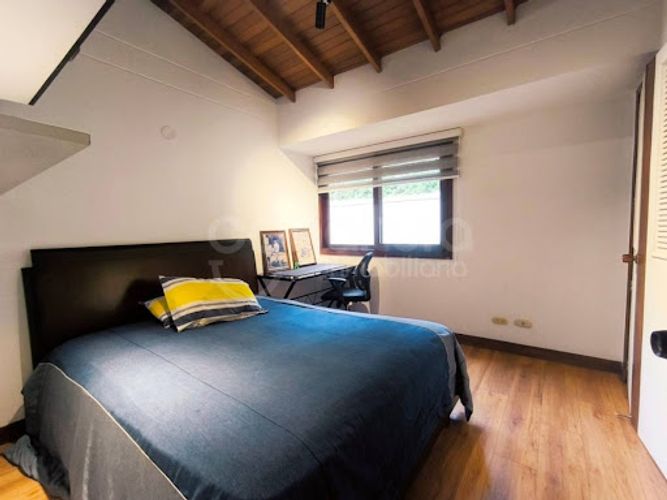 Casa de 4 alcobas en venta en Altos Del Poblado, Medellín, 350 m² · foto 15 de 24