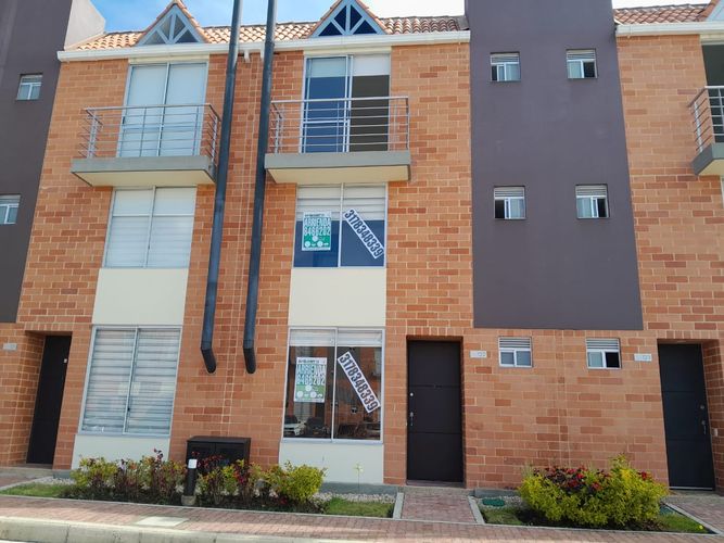 Casa de 3 alcobas en arriendo en Sector La Esmeralda, Tocancipá, 95 m² · foto 2 de 21