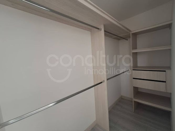 Apartamento de 3 alcobas en venta en Los Colores, Medellín, 77 m² · foto 10 de 15