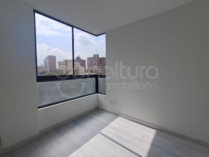 Apartamento de 3 alcobas en venta en Los Colores, Medellín, 77 m² · foto 13 de 15