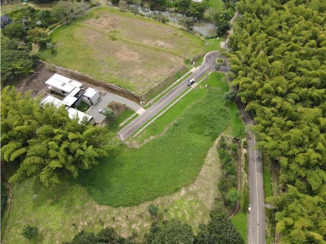 Lote en venta en Cerritos, Pereira, 3852 m² · foto 2 de 3