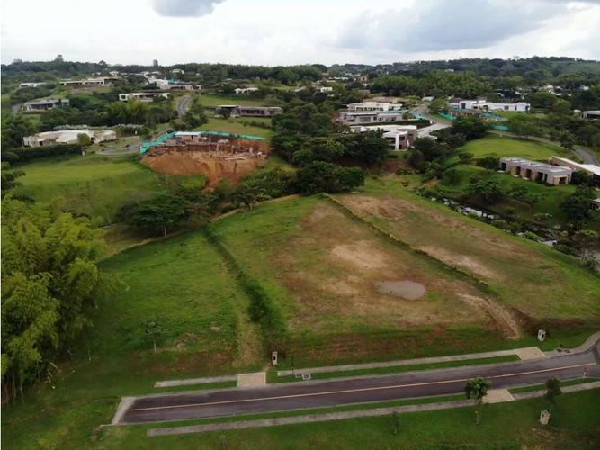 Lote en venta en Cerritos, Pereira, 3852 m² · foto 3 de 3