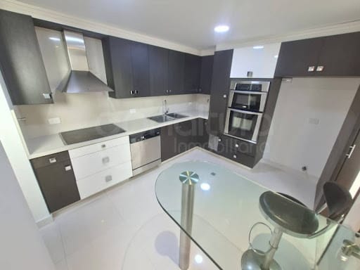 Apartamento de 4 alcobas en arriendo en Portaton Del Poblado, Envigado, 180 m² · foto 2 de 24