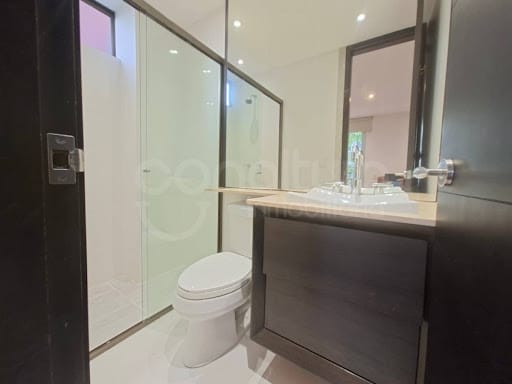 Apartamento de 4 alcobas en arriendo en Portaton Del Poblado, Envigado, 180 m² · foto 24 de 24