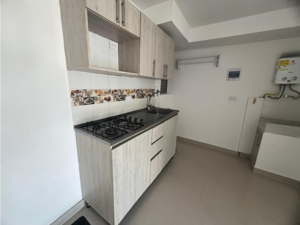 Apartamento en venta en La Bermejala, La Estrella · foto 4 de 24
