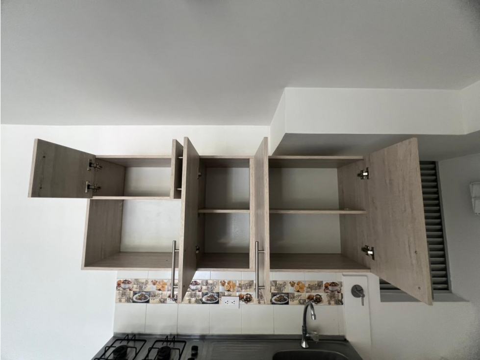 Apartamento en venta en La Bermejala, La Estrella · foto 6 de 24