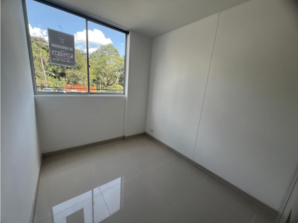 Apartamento en venta en La Bermejala, La Estrella · foto 13 de 24