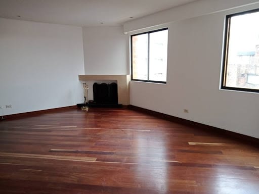 Apartamento de 3 alcobas en venta en Los Rosales, Bogotá, 126 m² · foto 2 de 17