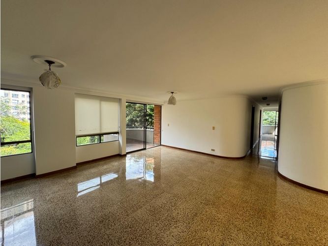 Apartamento de 5 alcobas en venta en La Florida, Medellín, 186 m² · foto 3 de 24