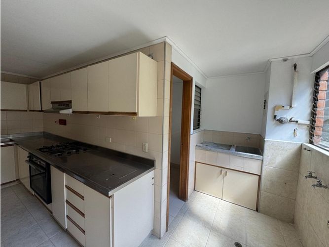 Apartamento de 5 alcobas en venta en La Florida, Medellín, 186 m² · foto 7 de 24