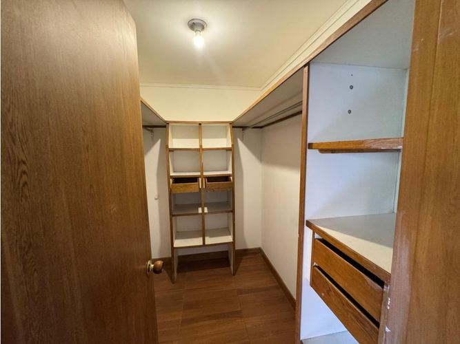 Apartamento de 5 alcobas en venta en La Florida, Medellín, 186 m² · foto 15 de 24