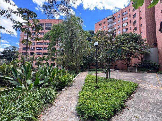 Apartamento de 5 alcobas en venta en La Florida, Medellín, 186 m² · foto 23 de 24