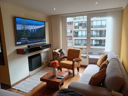 Apartamento en venta en Los Rosales, Bogotá · foto 2 de 13