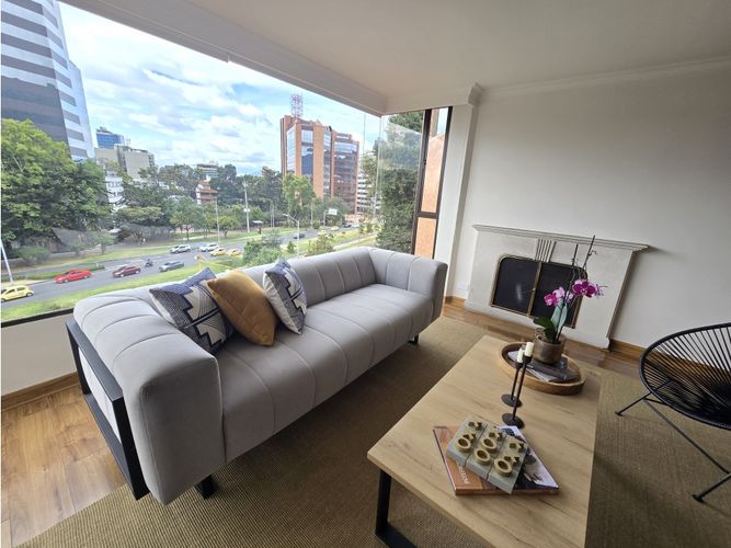 Apartamento de 3 alcobas en venta en Chico Norte, Bogotá, 175 m² · foto 3 de 24