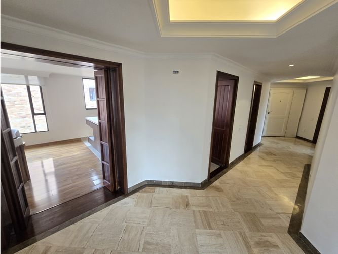 Apartamento de 3 alcobas en venta en Chico Norte, Bogotá, 175 m² · foto 8 de 24