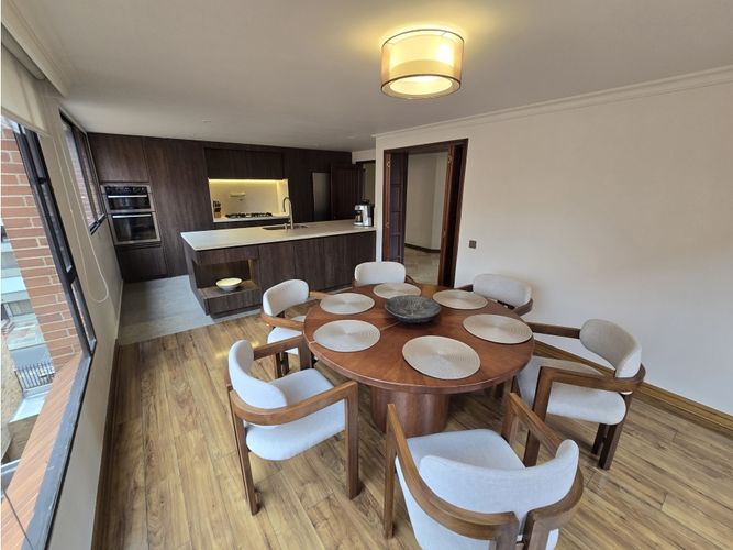 Apartamento de 3 alcobas en venta en Chico Norte, Bogotá, 175 m² · foto 11 de 24