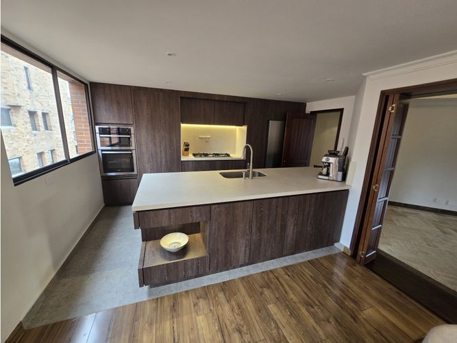 Apartamento de 3 alcobas en venta en Chico Norte, Bogotá, 175 m² · foto 12 de 24