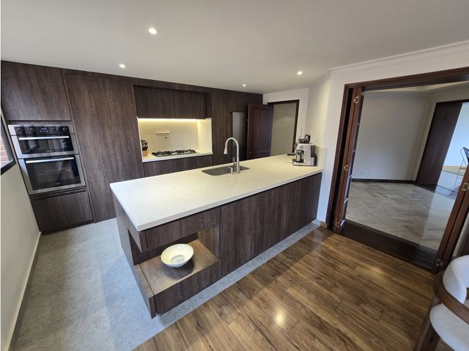Apartamento de 3 alcobas en venta en Chico Norte, Bogotá, 175 m² · foto 18 de 24