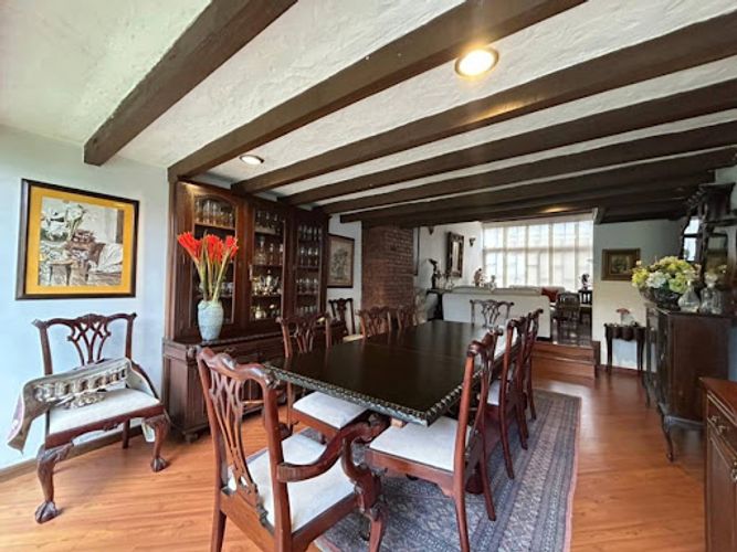 Casa de 5 alcobas en venta en Santa Barbara Central, Bogotá, 273 m² · foto 2 de 24