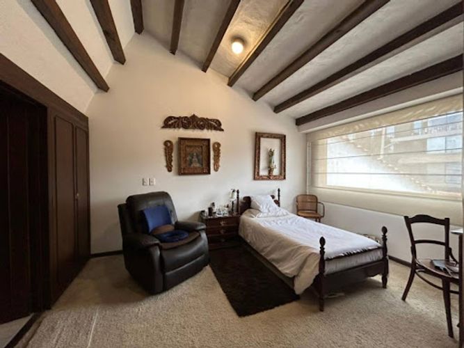 Casa de 5 alcobas en venta en Santa Barbara Central, Bogotá, 273 m² · foto 4 de 24
