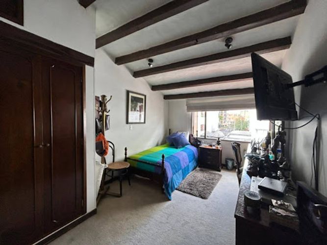 Casa de 5 alcobas en venta en Santa Barbara Central, Bogotá, 273 m² · foto 8 de 24