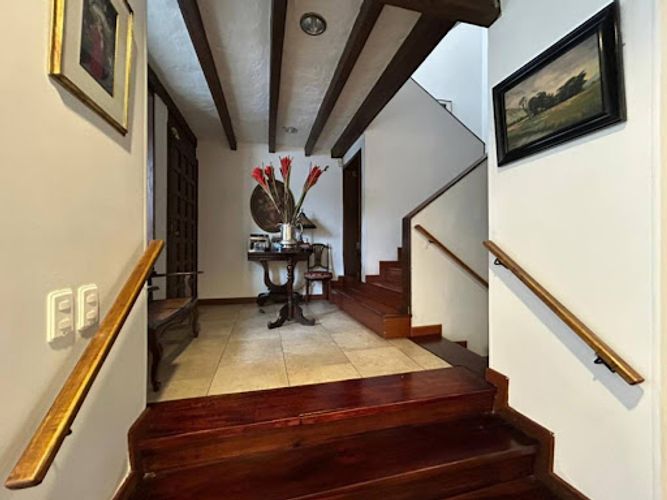 Casa de 5 alcobas en venta en Santa Barbara Central, Bogotá, 273 m² · foto 18 de 24