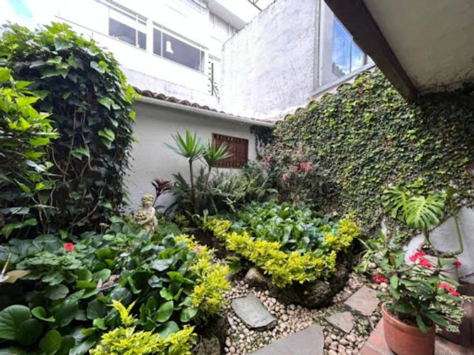 Casa de 5 alcobas en venta en Santa Barbara Central, Bogotá, 273 m² · foto 23 de 24