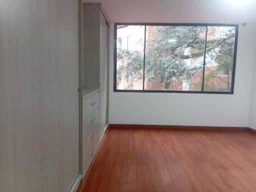 Apartamento en venta en Los Rosales, Bogotá · foto 4 de 12