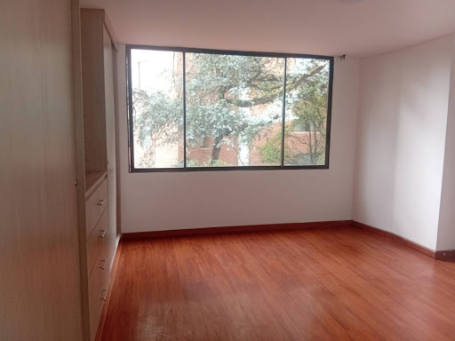 Apartamento en venta en Los Rosales, Bogotá · foto 6 de 12
