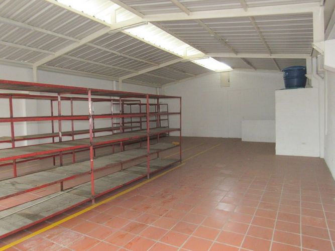 Bodega en arriendo en Chimita Zona Industrial, Girón, 180 m² · foto 2 de 10