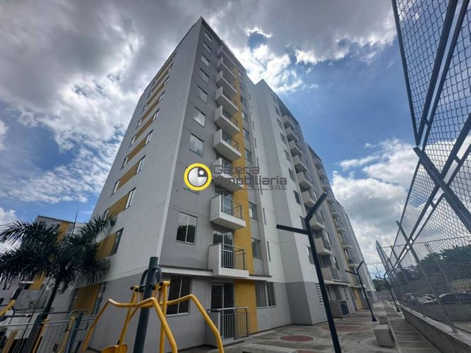 Apartamento de 3 alcobas en venta en Manuela Beltran, Bucaramanga, 58 m² · foto 2 de 14