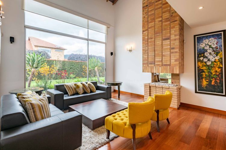 Casa de 4 alcobas en arriendo en Calahorra, Cajicá, 320 m² · foto 2 de 17