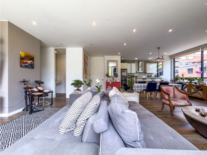 Apartamento de 3 alcobas en venta en La Cabrera, Bogotá, 288 m² · foto 3 de 24