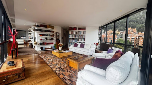 Apartamento en venta en Los Rosales, Bogotá · foto 4 de 23