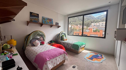 Apartamento en venta en Los Rosales, Bogotá · foto 8 de 23