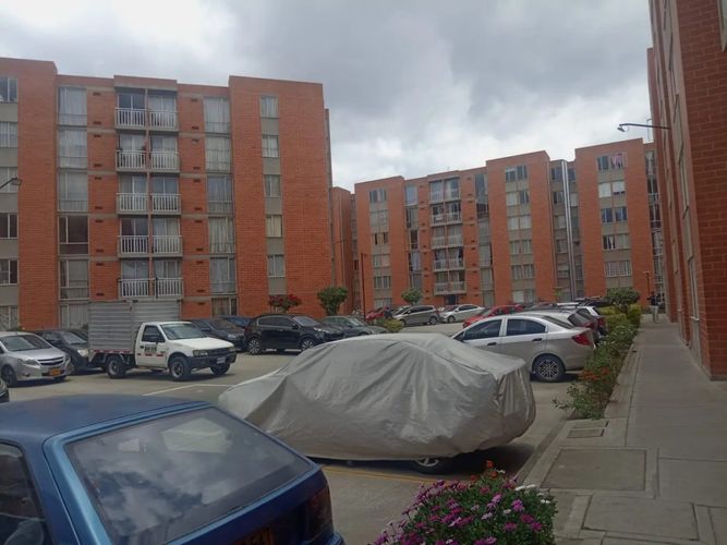 Apartamento de 3 alcobas en venta en Centro, Soacha, 63 m² · foto 3 de 24