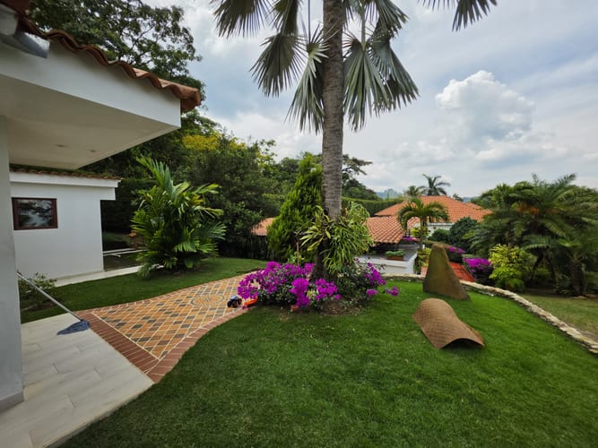 Casa de 5 alcobas en venta en Rincon Dapa, Yumbo, 481 m² · foto 4 de 24