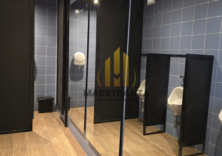 Oficina en arriendo en Las Lomas, Medellín, 282 m² · foto 8 de 11