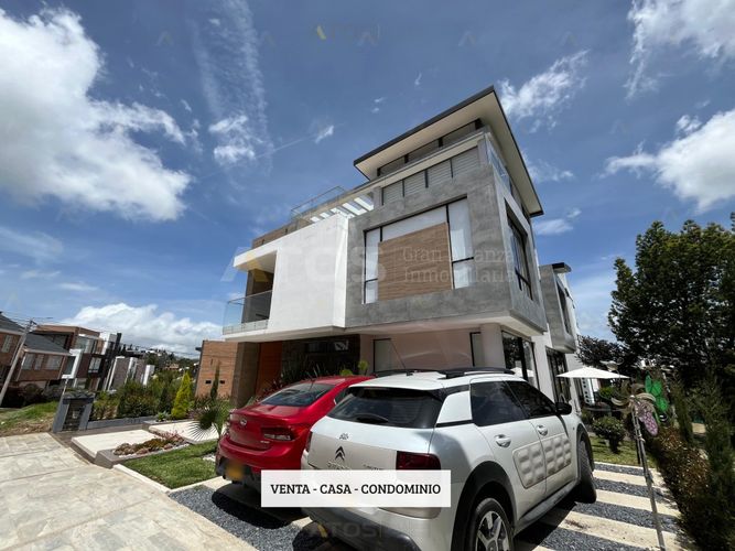 Casa de 4 alcobas en venta en Tunja, Tunja, 290 m² · foto 2 de 24