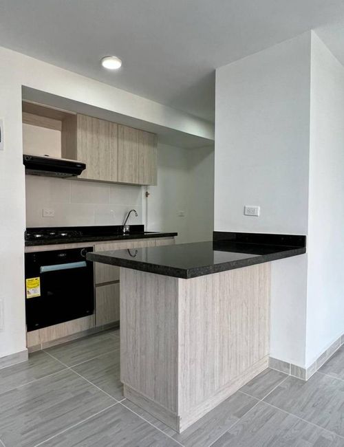 Apartamento de 3 alcobas en venta en El Porvenir, Rionegro, 55 m² · foto 3 de 13