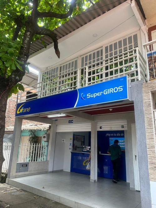 Casa de 2 alcobas en venta en Promociones Populares B, Cali, 90 m² · foto 2 de 7
