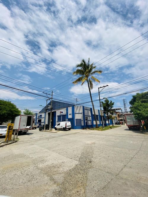 Bodega en venta en Porvenir, Cali, 650 m² · foto 3 de 4