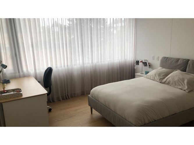 Apartamento de 3 alcobas en venta en La Cabrera, Bogotá, 242 m² · foto 9 de 21