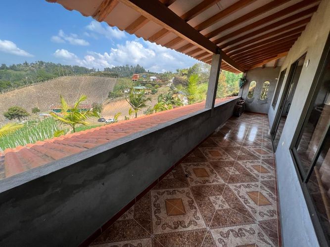 Casa de 4 alcobas en venta en Los Pinos, Rionegro, 285 m² · foto 15 de 24