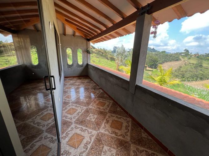 Casa de 4 alcobas en venta en Los Pinos, Rionegro, 285 m² · foto 20 de 24